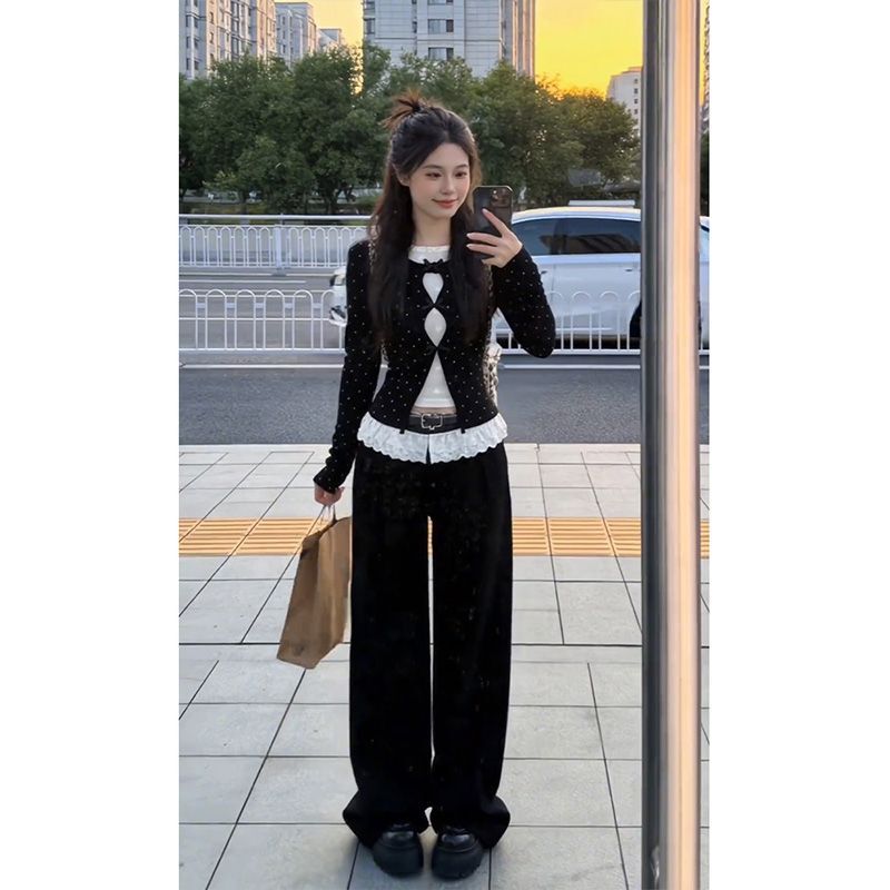 Black Polka Dot Fake Two-Piece Long-Sleeved T-Shirt for Women in Spring, Slim Fit, Lace Splicing Design, Casual Top
