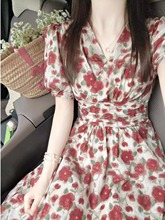 大码法式设计感V领甜美碎花连衣裙女夏季收腰显瘦茶歇高级感长裙