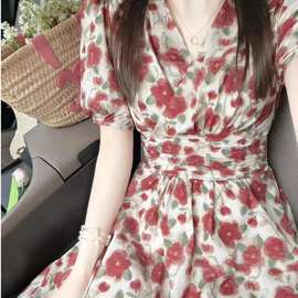 大码法式设计感V领甜美碎花连衣裙女夏季收腰显瘦茶歇高级感长裙