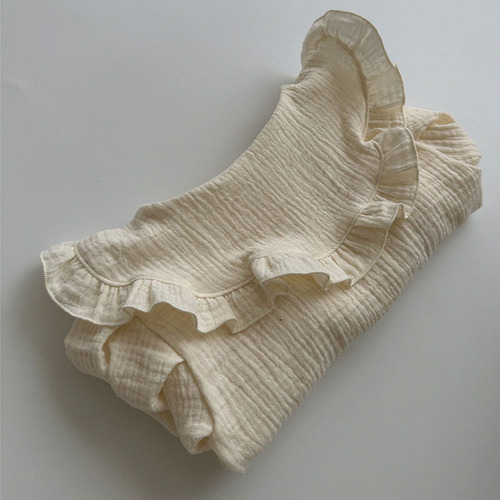 Korean style children's clothing for infants and toddlers in spring and autumn, baby girls, little ones, lace large lapels, floral checkered baby bottoming shirts