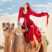 红色旅拍沙漠长裙旅游度假裙民族风复古显瘦连帽连衣裙海边沙滩裙