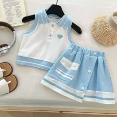 女の子のスーツ2025夏の新型の襟の刺繍のベストのシャツの不規則なショートスカートの韓国版の2つのセットは代行します。