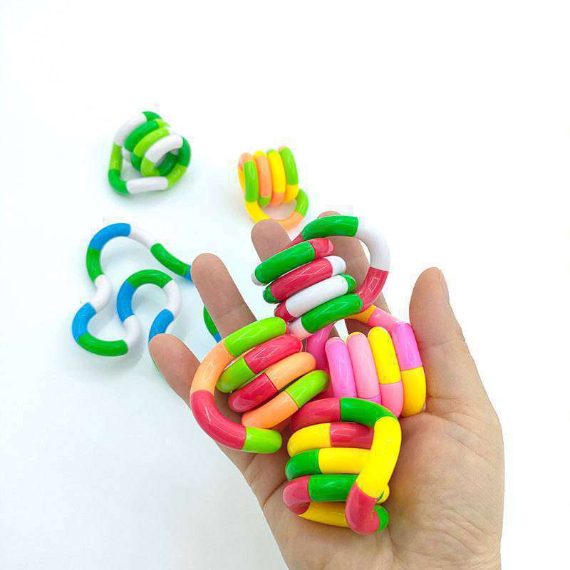 Regalo de los niños de juguete fábrica al por mayor Tire hacia atrás coche de juguete empuje pequeña burbuja palo molino de viento juguete barato mini