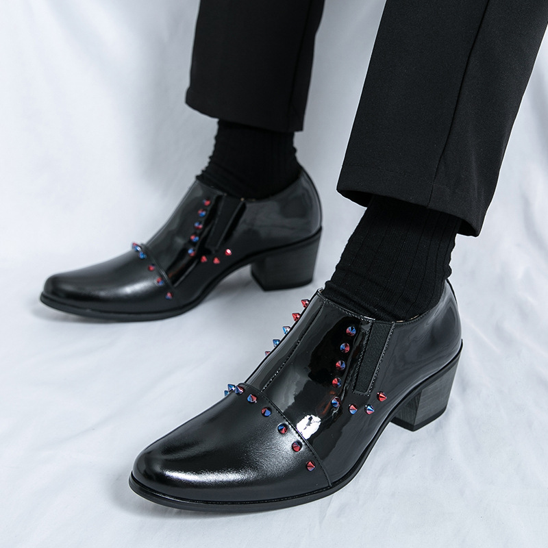 AliExpress zapatos de cuero de tacón alto formal de aumento de negocios de gran tamaño 2025 primavera y otoño nuevos zapatos de cuero de tacón grueso para hombres 46