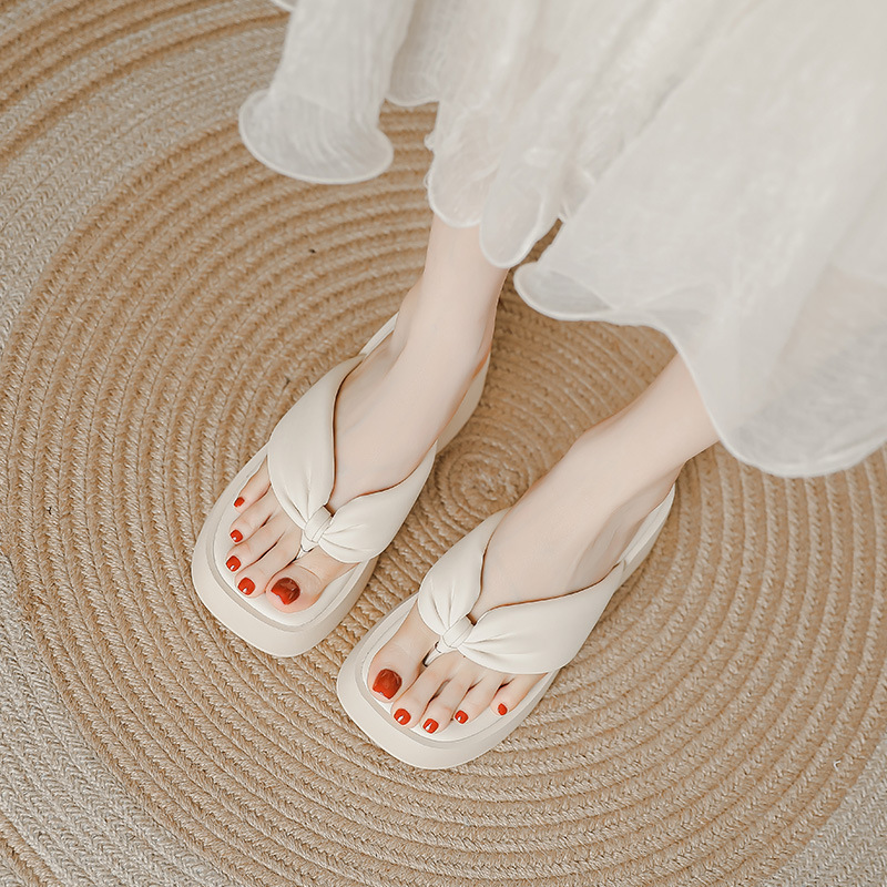 Thick-soled flip-flops women's summer wear 2024 spring and summer new fashion Japanese-style foot sandals platform bottom