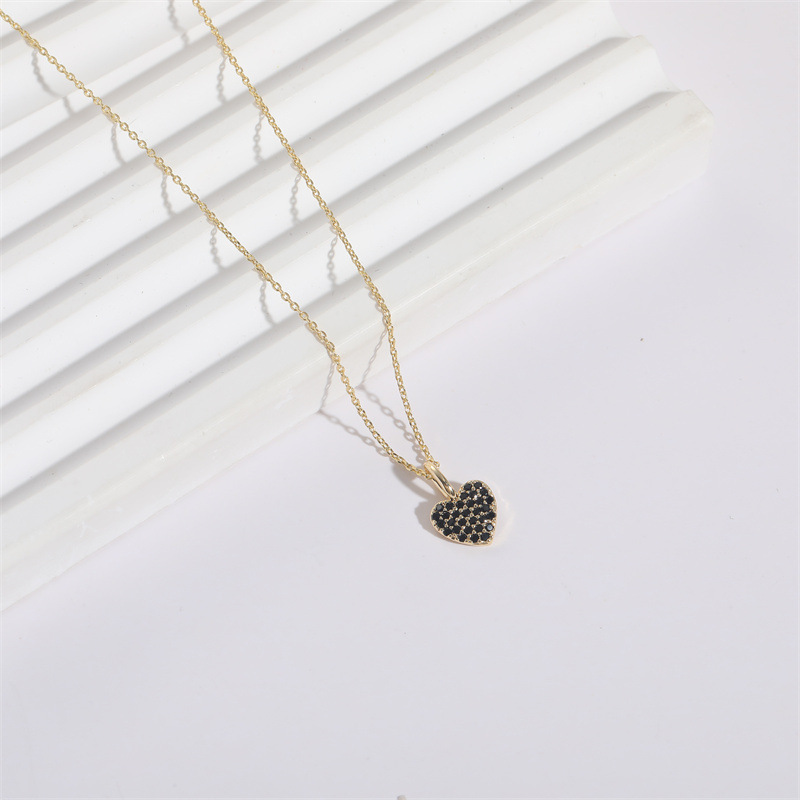 Elegant Heart Shape Copper Gold Plated Zircon Pendant Necklace