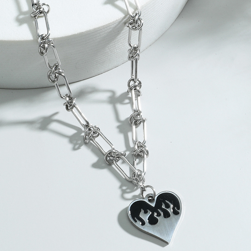 Love Necklace Jewelry Niche Design Titanium Steel Heart-shaped Flame Clavicle Chain Accessories display picture 3