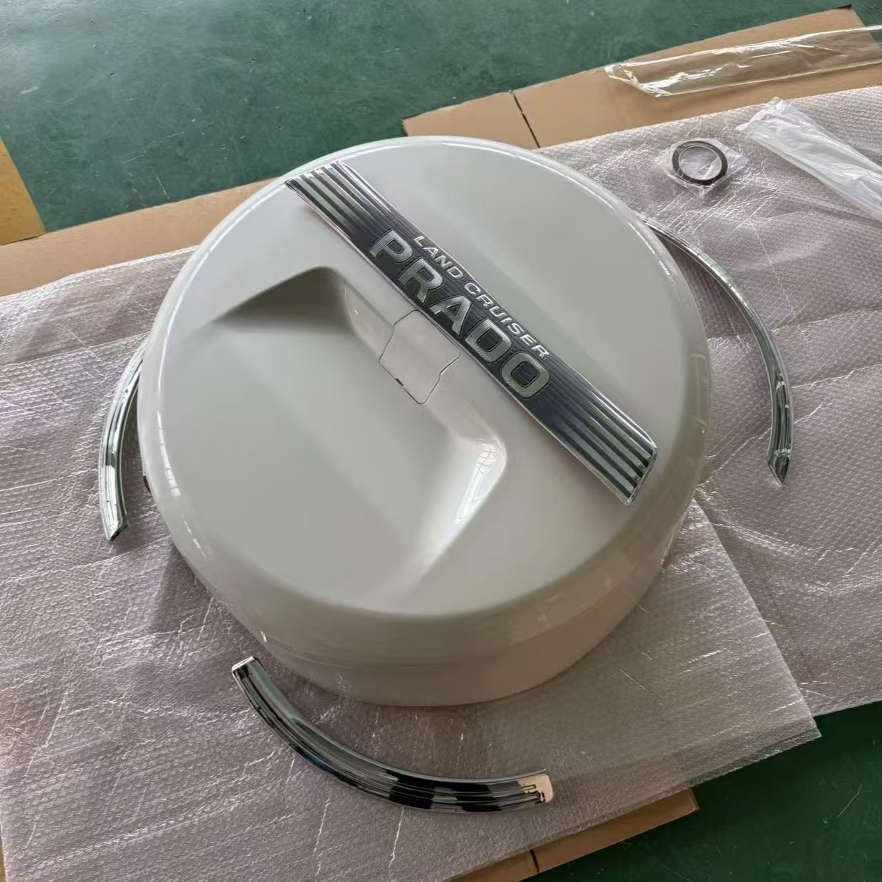 Suitable for Toyota 10-19 Prado Spare Tire Cover Middle East Version Domineering 4500 Spare Tire Shell Cover Rear Tire Cover