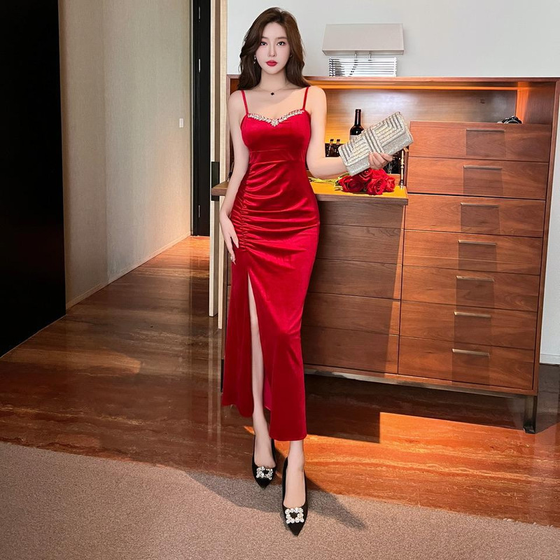 Night Head Shop Sexy Evening Dress Long Gold Velvet Beaded Suspenders Backless Split Base Slim Fit dress Real Shot