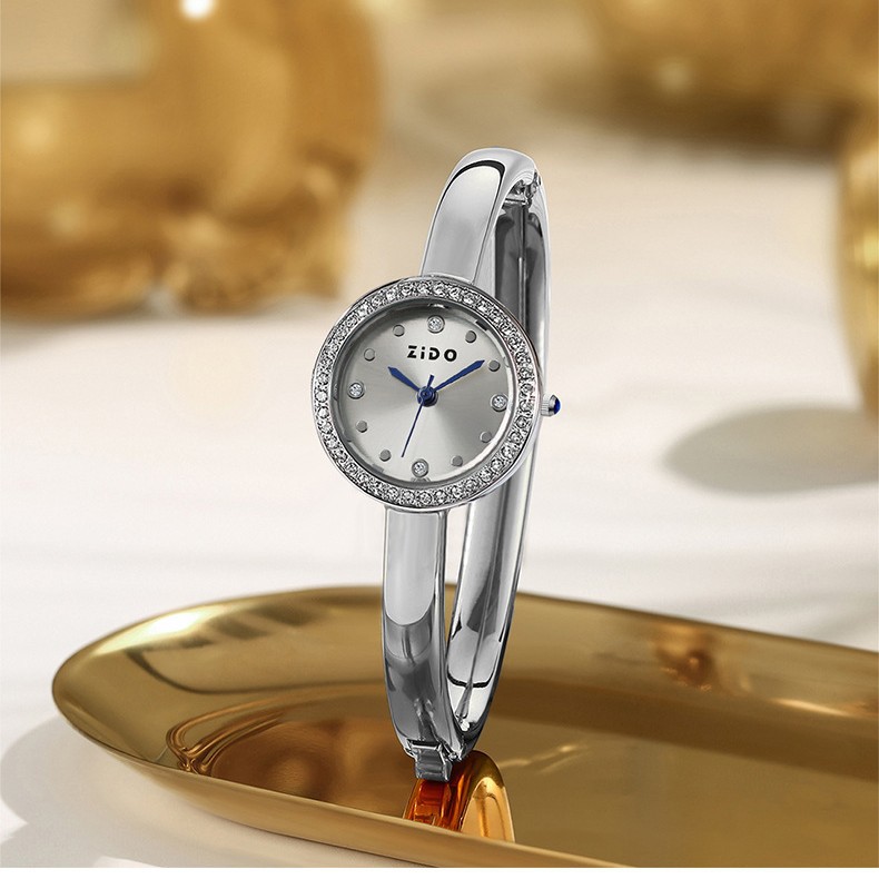 Four-leaf Clover Bracelet Round, Exquisite, Fashionable Bracelet-style Women's Quartz Watch, E-commerce Wholesale, Live_voghion.com