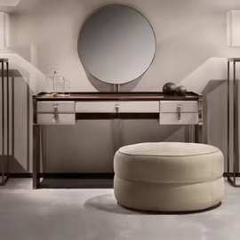 现代奢华皮革浴巾高端别墅卧室设计与实木镜子浴巾抽屉金属家具