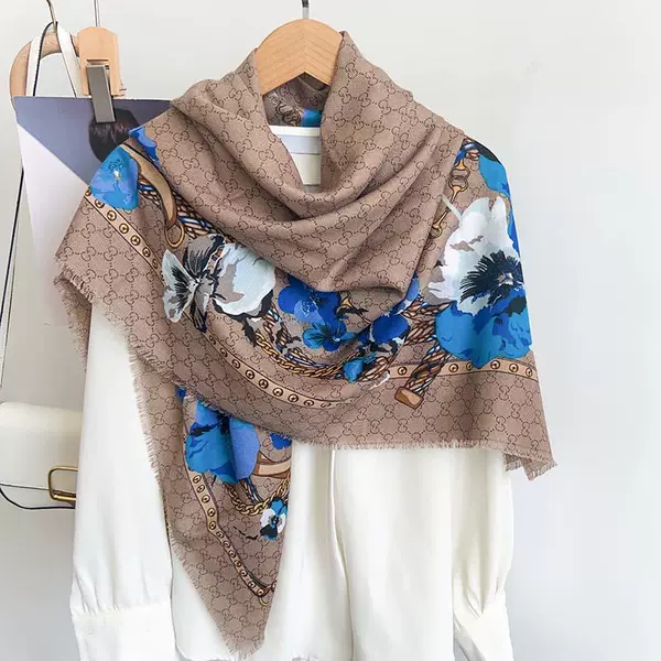 Vintage floral print fringed large square scarf, light luxury retro patterned shawl, versatile autumn and winter scarf, foreign trade