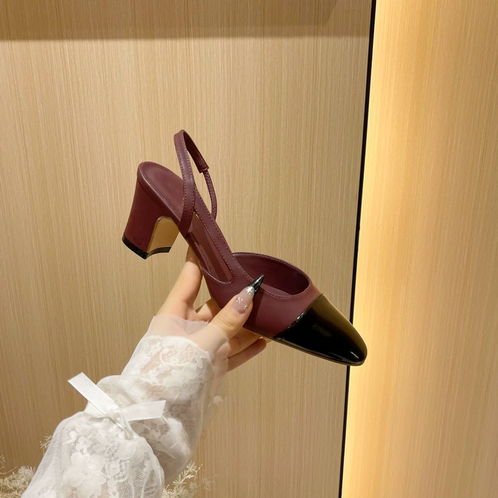 Бордовые маленькие женские туфли на толстом каблуке в ароматном стиле с ремешком сзади, квадратный носок, универсальные сандалии на среднем каблуке с полым носком, соответствующие цвету