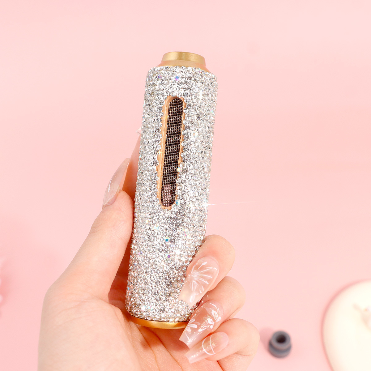Cross-Border Hot-Selling Rhinestone-Encrusted Ashtray, Exquisite Full-Diamond Anti-Fly Ash Stainless Steel Creative Diamond-Encrusted Car Ashtray with Lid