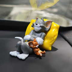 国境を越えたトレンディな睡眠猫とネズミロケットトム猫ジェリー車の装飾品人形おもちゃ人形マシンギフト