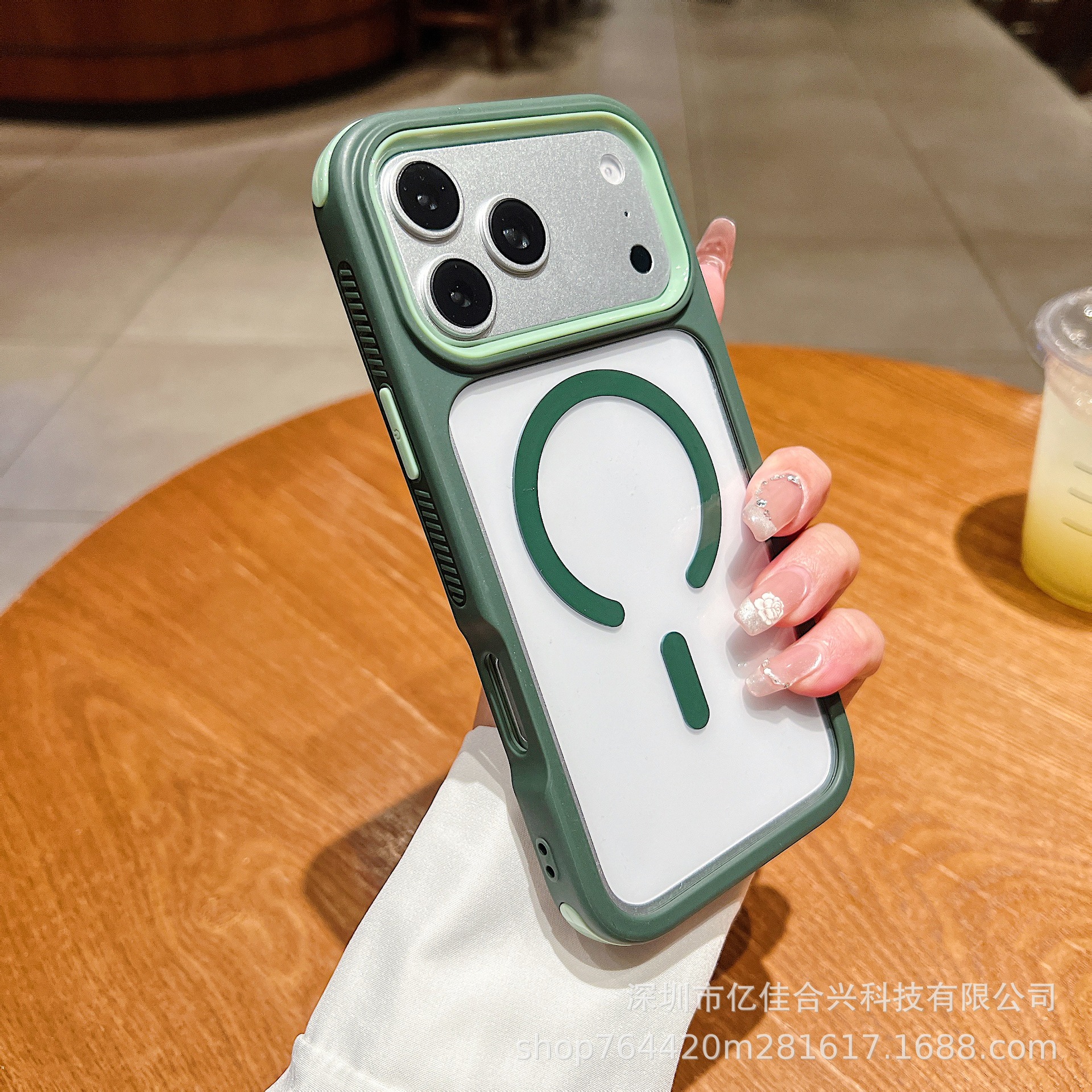 Cool 3 - en - 1 adsorción antideslizante para iPhone17PROMAX teléfono móvil Apple 11 caso anti-caída 13