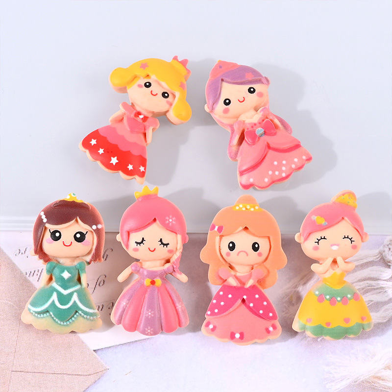Cream cartoon accessory