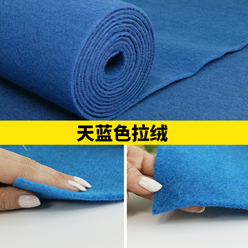 結婚祝いの赤いじゅうたんは一度に結婚して店の入り口を開店します。