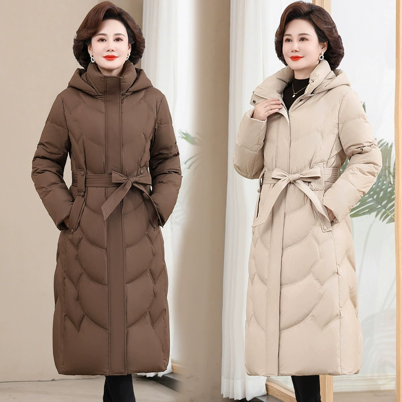 Мама маленький пуховик женский короткий 2024 новый зимний плюс жир увеличивается средний возраст 40 лет 50 пальто маленький человек
