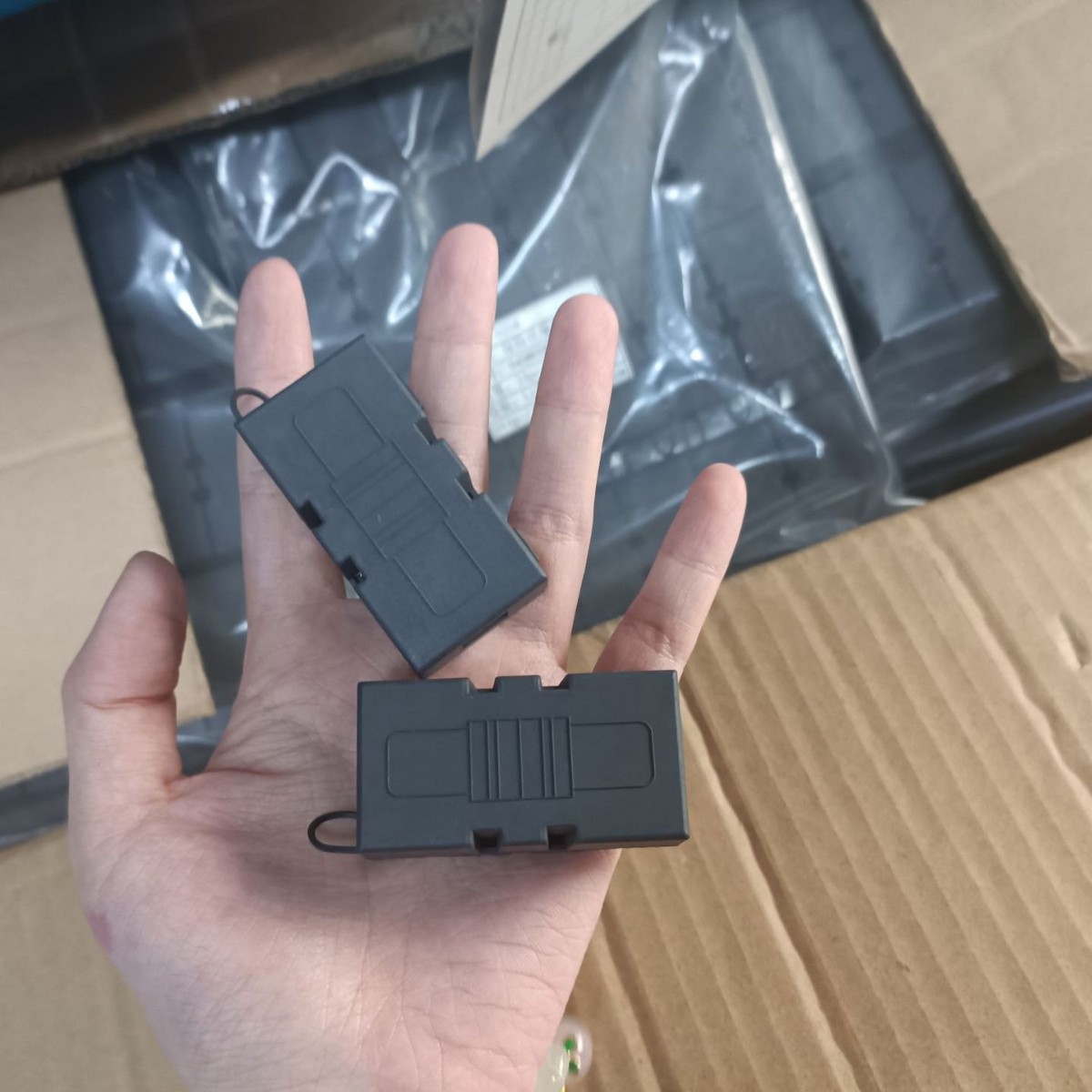 库存现货 4980900 插片式保险丝座 中型