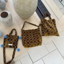 日系小hobo皆川明风黄色铃鼓棉麻布包重工刺绣单肩包可调节耶语