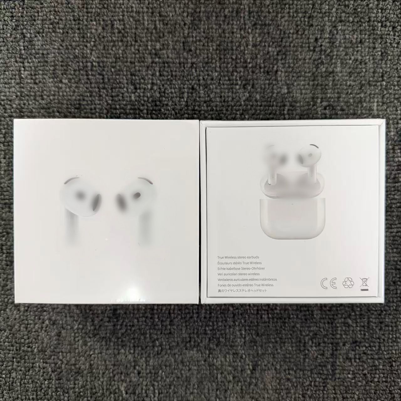 Top equipped with 7th generation Bluetooth (semi-in-ear)