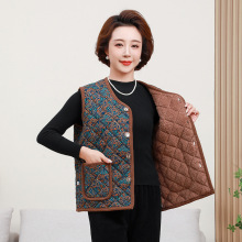 中老年妈妈新款秋冬季加绒加厚马甲奶奶外穿背心坎肩保暖洋气上衣