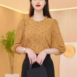 女式衬衫;男式夹克;女式T恤