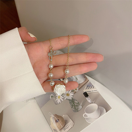 Vintage Super Fairy Rose Flower Necklace~ Spring New Ins Minority Butterfly Pearl Lockchain Choker Necklace for Women