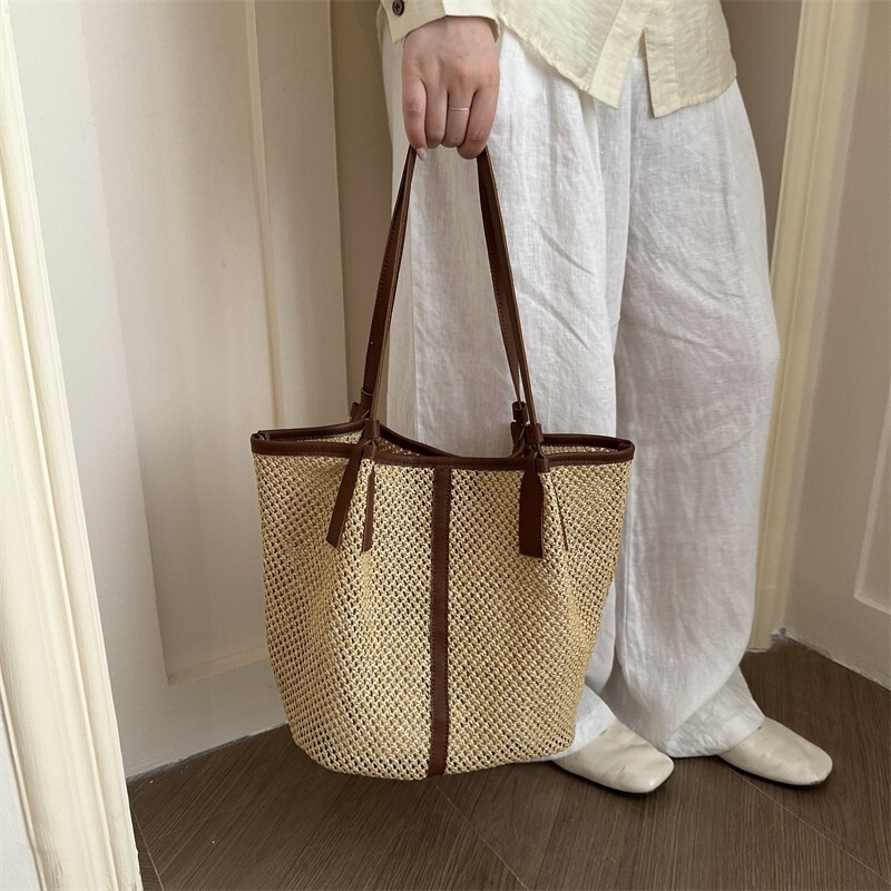 Large-Capacity Casual Tote Bag, Beach-Style Artistic Casual Women's Bag, New Woven Hollow-Out Women's Shoulder Bag
