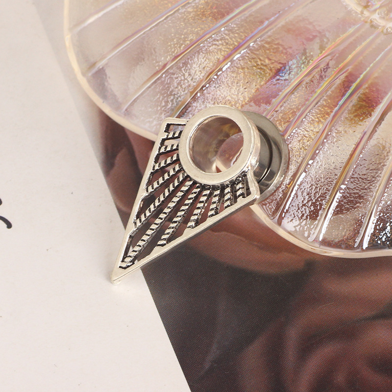 Pointed titanium steel lip stud product view