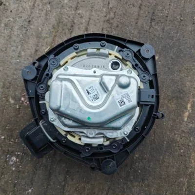 M4 X3 X4 Xdrive30I – Fan