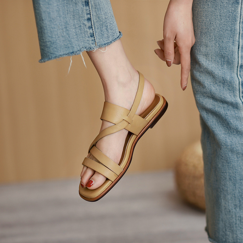 Sandal nữ quai ngang mảnh hở mũi đế bệt phong cách La Mã — Màu be