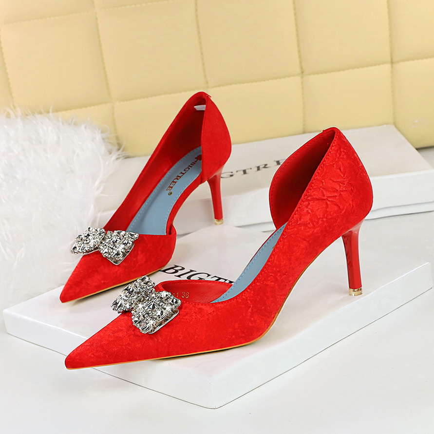 6168-AK51 Korean Style High Heel Stiletto Shallow Pointed Toe Side Hollow Fabric Metal Rhinestone Bowknot Buckle Single_vogvips.com