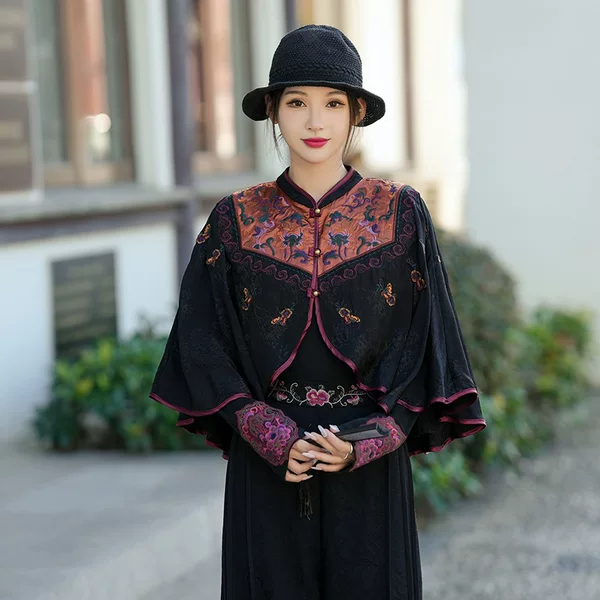Chinese-style Heavy Embroidered Cloud Shoulder Shawl All-match Short Artistic Vintage Collar Collar Hanfu Element Cloak