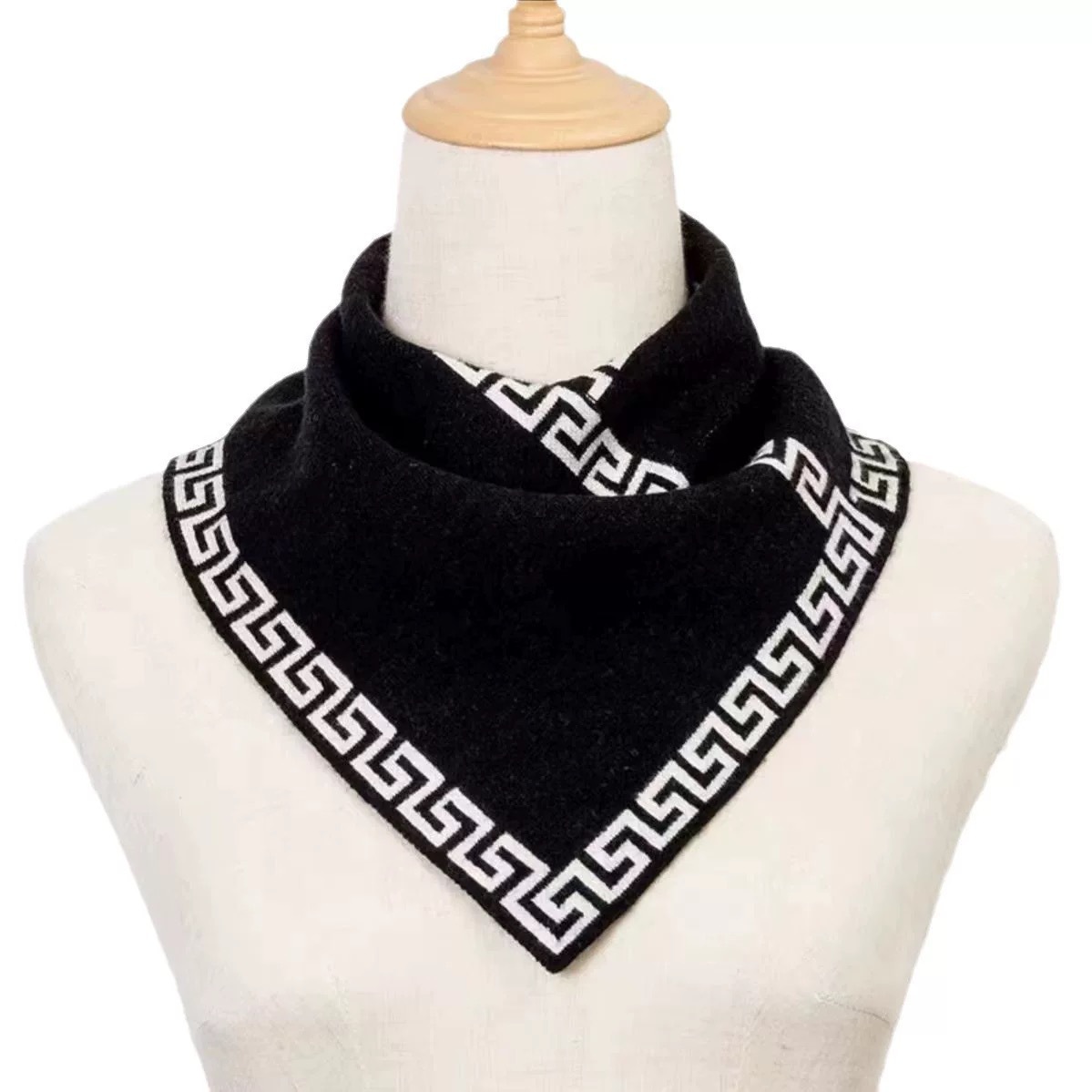 Demi-season knitted keep warm scarf