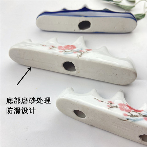 Ceramic five-finger blue and white porcelain pen mountain pen holder small and large plum blossom mountain-shaped pen holder Chinese painting calligraphy stand wholesale