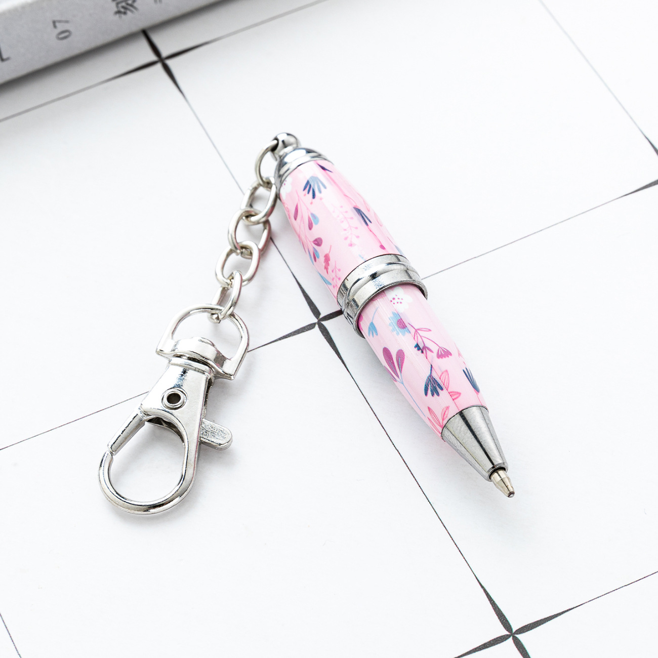 Keychain creativo mini bolígrafo de oficina estudiantes portátiles bolígrafo de bolsillo corto mini bolígrafo de metal