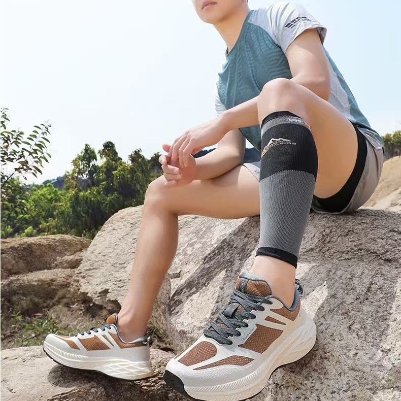 Outdoor Men's Shoes, All-Terrain Running Shoes for All Seasons, Waterproof Cross-Country Running Shoes, Non-Slip and Wear-Resistant Outdoor Hiking and Mountaineering Shoes
