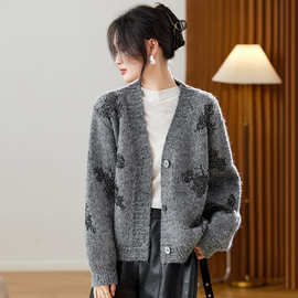 小香风v领灰色毛衣女重工蝴蝶亮片软糯针织开衫秋冬短款韩系外套