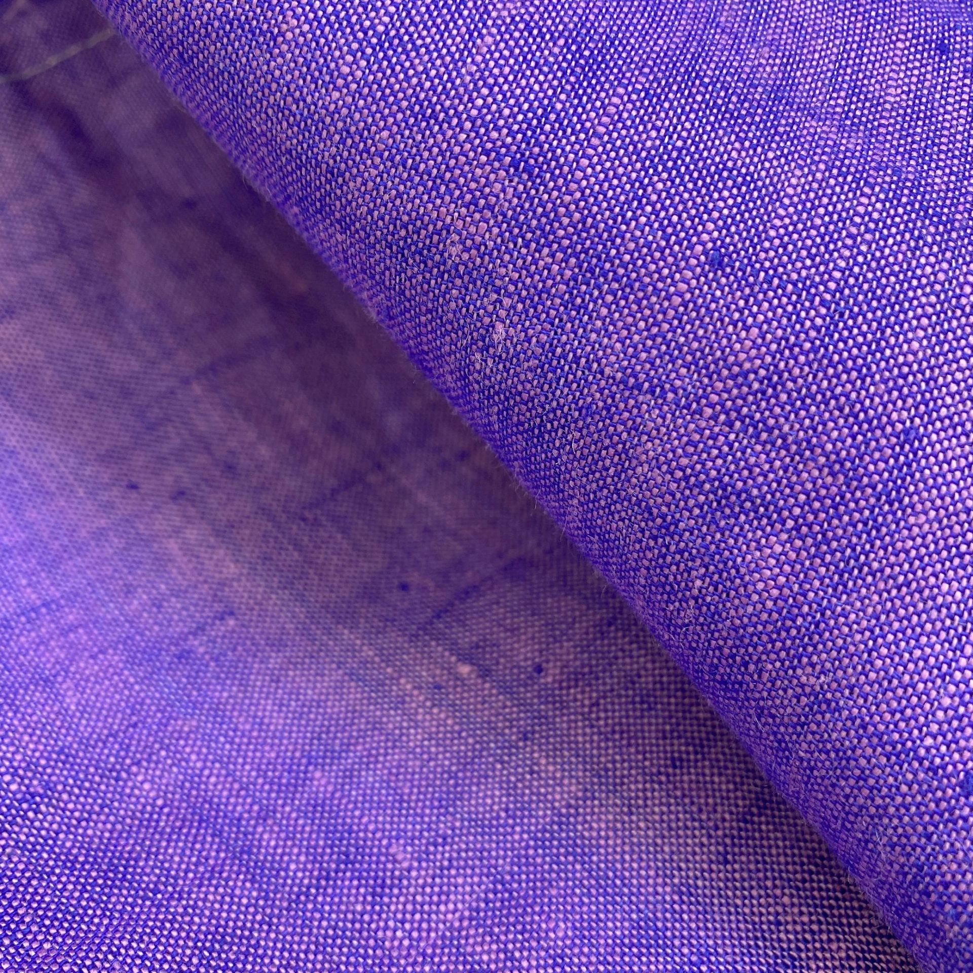 成新尚麻-紫色纯亚麻色织# 时尚潮流款服装麻料 色织鲜艳色彩面料