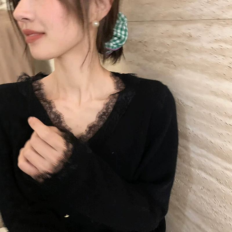 Fine-Spun Wool Retro Lace V-Neck Sweater for Women, Velvet Hollow-Out Design, Versatile and Stylish Top Wholesale