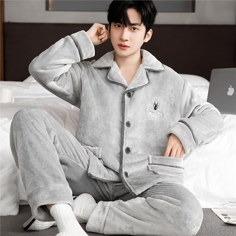 Nuevo invierno de franela de terciopelo grueso pijama hombre joven de mediana edad coral terciopelo ropa de hogar cardigan caliente grande