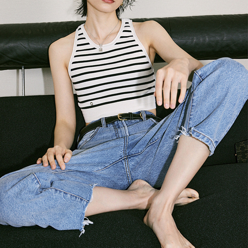 Exclusive Benefits for Fans, Non-Refundable and Non-Exchangeable, Italian Fancy Yarn Silk Stripesd Vest