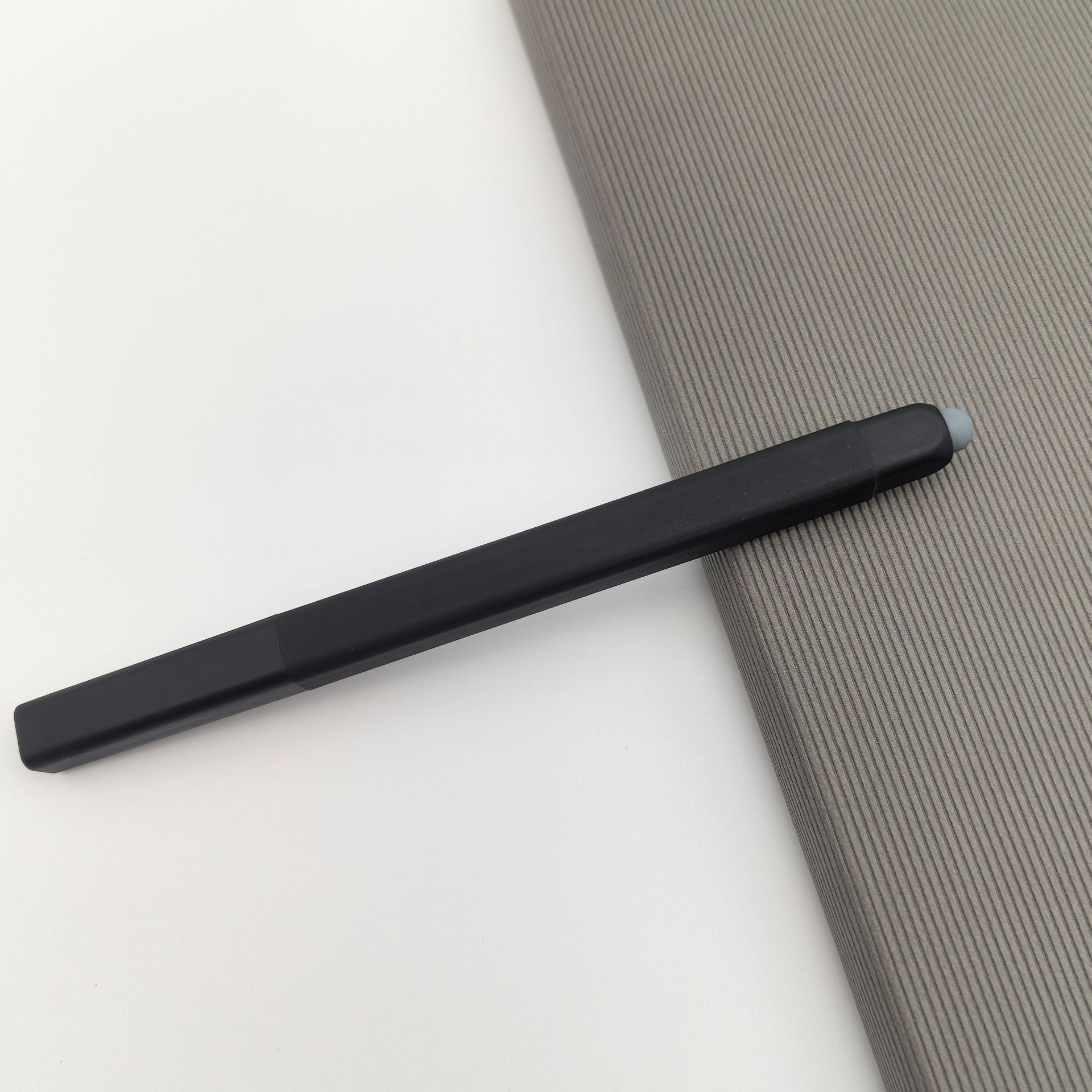 Comercio sin bolígrafo bolígrafo de plástico publicitario cuadrado lápiz táctil se puede personalizar color pulverización bolígrafo cuadrado al por mayor