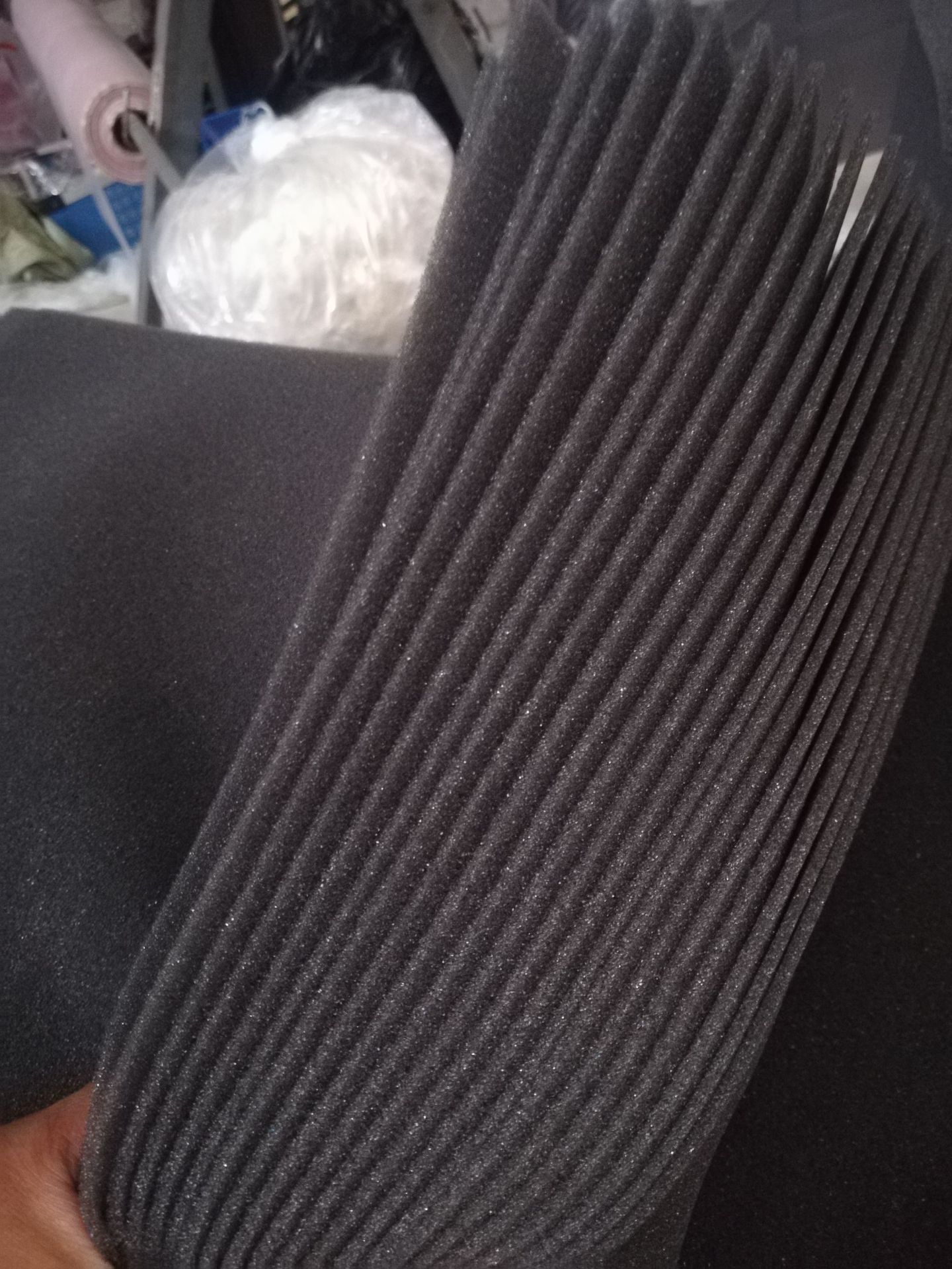 厂家供应黑色薄3MM海绵/桑葚薄海绵片材垫片海绵/黑色吸水海绵