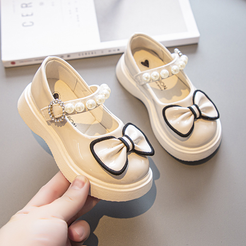 Zapatos de cuero negros para niñas Zapatos de cuero blancos de estilo británico Zapatos de rendimiento de princesa Mary Jane Primavera y otoño nuevos zapatos de bebé Súper suaves