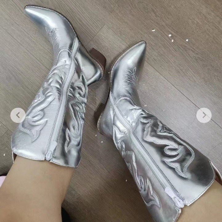 大きいサイズのファッションの靴の女性の越境秋冬の対外貿易の新型の欧米の越境の刺繍の高い筒の太さと中と先の靴|undefined