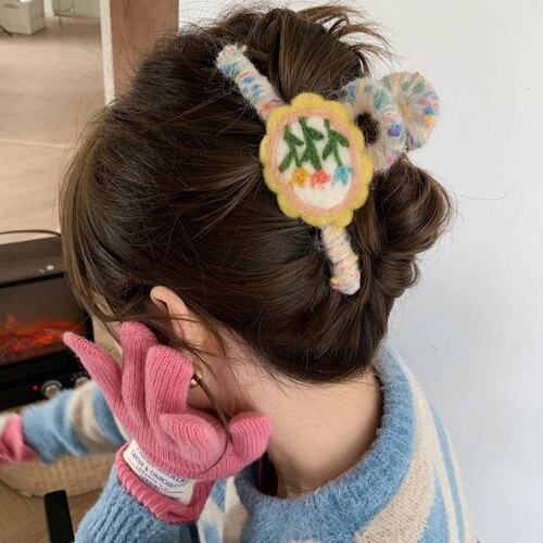 Cute Cherry Flocked Big Shark Clip Hairpin Craft Hair Accessory Simple  Autumn/Winter New Style Rear Head Hair Accessory