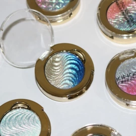 眼影;腮红、胭脂;粉底液/膏